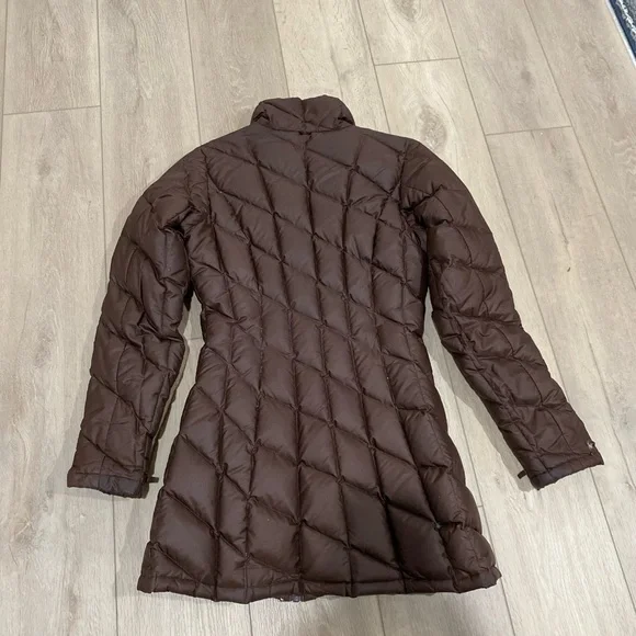 Patagonia Women’s Quilted Down Insulated Parka in Chevron Brown Jacket - Picture 9 of 10
